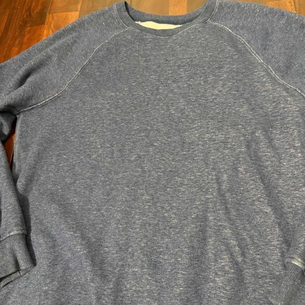 Fabletics The Postgame Crew Men’s Size Large Heather Blue Sweatshirt - Picture 2 of 5